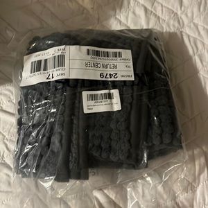 NWT subrtex non slip bath mat